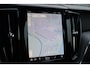 Volvo XC60 2.0 T8 Plug-in hybrid AWD Plus Black Edition | Adaptieve Cruise Control | Panoramadak | Stoel-/Stuur-/Voorruitverwarming | Dodehoek Detectie | 360° Parkeercamera |