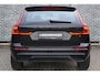 Volvo XC60 2.0 T8 Plug-in hybrid AWD Plus Black Edition | Adaptieve Cruise Control | Panoramadak | Stoel-/Stuur-/Voorruitverwarming | Dodehoek Detectie | 360° Parkeercamera |