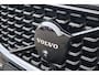 Volvo XC60 2.0 T8 Plug-in hybrid AWD Plus Black Edition | Adaptieve Cruise Control | Panoramadak | Stoel-/Stuur-/Voorruitverwarming | Dodehoek Detectie | 360° Parkeercamera |