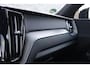 Volvo XC60 2.0 T8 Plug-in hybrid AWD Plus Black Edition | Adaptieve Cruise Control | Panoramadak | Stoel-/Stuur-/Voorruitverwarming | Dodehoek Detectie | 360° Parkeercamera |