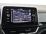 Volkswagen T-Roc 1.5 TSI R-Line | Trekhaak | Parkeerassistent | Achteruitrijcamera | Adaptieve cruise control | Digital cockpit pro | Stoelverwarming | CarPlay | Navigatie |