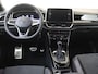 Volkswagen T-Roc 1.5 TSI R-Line | Trekhaak | Parkeerassistent | Achteruitrijcamera | Adaptieve cruise control | Digital cockpit pro | Stoelverwarming | CarPlay | Navigatie |