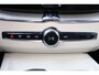 Volvo XC60 T6 Recharge AWD Plus Dark - LONG RANGE - Panorama/schuifdak - IntelliSafe Assist & Surround - 360º Camera - Harman/Kardon audio - Adaptieve LED koplampen - Verwarmde voorstoelen, stuur & achterbank - Parkeersensoren voor & achter - Elektr. bedienb. voorstoelen met geheugen - Draadloze tel. lader - Extra getint glas - Elektr. inklapbare trekhaak - 19' LMV