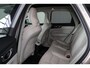 Volvo XC60 T6 Recharge AWD Plus Dark - LONG RANGE - Panorama/schuifdak - IntelliSafe Assist & Surround - 360º Camera - Harman/Kardon audio - Adaptieve LED koplampen - Verwarmde voorstoelen, stuur & achterbank - Parkeersensoren voor & achter - Elektr. bedienb. voorstoelen met geheugen - Draadloze tel. lader - Extra getint glas - Elektr. inklapbare trekhaak - 19' LMV