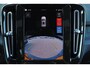 Volvo EX40 Extended Range Plus Black Ed. 82 kWh - IntelliSafe Assist & Surround - 20' LMV - Harman Kardon - Verwarmbare voorstoelen - Verwarmbaar stuur - Parkeercamera achter - Contrasterend dak - Getint glas v.a. B-stijl - Parkeersensoren voor & achter - Keyless - Geïntegreerd Google Maps navigatiesysteem - Apple CarPlay