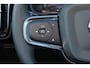 Volvo EX40 Extended Range Plus Black Ed. 82 kWh - IntelliSafe Assist & Surround - 20' LMV - Harman Kardon - Verwarmbare voorstoelen - Verwarmbaar stuur - Parkeercamera achter - Contrasterend dak - Getint glas v.a. B-stijl - Parkeersensoren voor & achter - Keyless - Geïntegreerd Google Maps navigatiesysteem - Apple CarPlay