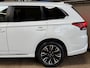 Mitsubishi Outlander 2.0 PHEV instyle | Navi | Stoel, Stuur & voorruit verw | Rockford | 18" | 100% Onderhouden!