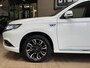 Mitsubishi Outlander 2.0 PHEV instyle | Navi | Stoel, Stuur & voorruit verw | Rockford | 18" | 100% Onderhouden!