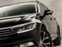 Volkswagen Passat 1.4 TSI ACT Sport 150Pk Automaat (PANORAMADAK, APPLE CARPLAY, NAVIGATIE, CAMERA, STOELVERWARMING ACHTER, ADAPTIVE CRUISE, GETINT GLAS, TREKHAAK, LED KOPLAMPEN, NIEUWSTAAT)