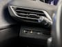 Peugeot 5008 1.2 PureTech Allure Sport 7 Persoons Automaat (FACELIFT, APPLE CARPLAY, GROOT NAVI, LEDER, 360 CAMERA, KEYLESS, SPORTSTOELEN, ELEK ACHTERKLEP, GETINT GLAS, LED KOPLAMPEN, TREKHAAK, NIEUWE APK, NIEUWSTAAT)