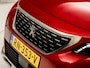 Peugeot 3008 1.2 PureTech GT Line (APPLE CARPLAY, GROOT NAVI, 360 CAMERA, LEDER, KEYLESS, SPORTSTOELEN, LED KOPLAMPEN, GETINT GLAS, ZWART HEMEL, NIEUWSTAAT)