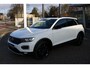 Volkswagen T-Roc 1.5 TSI 150pk Sport Black Style DSG AUTOMAAT / Panorama dak / Navigatie / LM 18 inch / Camera / Parkeersensoren / Elektr klep