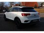 Volkswagen T-Roc 1.5 TSI 150pk Sport Black Style DSG AUTOMAAT / Panorama dak / Navigatie / LM 18 inch / Camera / Parkeersensoren / Elektr klep