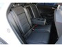 Volkswagen T-Roc 1.5 TSI 150pk Sport Black Style DSG AUTOMAAT / Panorama dak / Navigatie / LM 18 inch / Camera / Parkeersensoren / Elektr klep