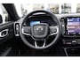 Volvo XC40 Extended Range Ultimate 82 kWh | Schuif/kanteldak | BLIS | 360 Camera | Trekhaak | H&K Audio | 20" LMV