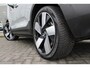 Volvo XC40 Extended Range Ultimate 82 kWh | Schuif/kanteldak | BLIS | 360 Camera | Trekhaak | H&K Audio | 20" LMV