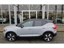 Volvo XC40 Extended Range Ultimate 82 kWh | Schuif/kanteldak | BLIS | 360 Camera | Trekhaak | H&K Audio | 20" LMV