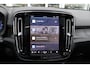 Volvo XC40 Extended Range Ultimate 82 kWh | Schuif/kanteldak | BLIS | 360 Camera | Trekhaak | H&K Audio | 20" LMV