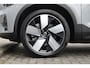 Volvo XC40 Extended Range Ultimate 82 kWh | Schuif/kanteldak | BLIS | 360 Camera | Trekhaak | H&K Audio | 20" LMV