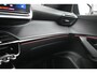 Peugeot e-2008 EV GT 50 kWh 3 Fase | Schuif-/Kanteldak | Stoelverwarming | Alcantara | Achteruitrijcamera | Voorruitverwarming | Navigatie | !!