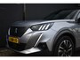 Peugeot e-2008 EV GT 50 kWh 3 Fase | Schuif-/Kanteldak | Stoelverwarming | Alcantara | Achteruitrijcamera | Voorruitverwarming | Navigatie | !!