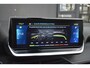 Peugeot e-2008 EV GT 50 kWh 3 Fase | Schuif-/Kanteldak | Stoelverwarming | Alcantara | Achteruitrijcamera | Voorruitverwarming | Navigatie | !!