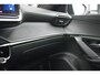 Peugeot e-2008 EV GT 50 kWh 3 Fase | Schuif-/Kanteldak | Stoelverwarming | Alcantara | Achteruitrijcamera | Voorruitverwarming | Navigatie | !!