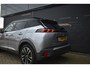 Peugeot e-2008 EV GT 50 kWh 3 Fase | Schuif-/Kanteldak | Stoelverwarming | Alcantara | Achteruitrijcamera | Voorruitverwarming | Navigatie | !!