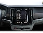 Volvo V90 B4 197PK Inscription | Panoramisch Schuif-/Kanteldak | Adaptive Cruise & Pilot Assist | 360 Camera | Keyless Entry | Elektrisch verstelbare voorstoelen met geheugen en massagefunctie | Stoel & Stuurverwarming |