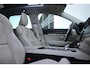 Volvo V90 B4 197PK Inscription | Panoramisch Schuif-/Kanteldak | Adaptive Cruise & Pilot Assist | 360 Camera | Keyless Entry | Elektrisch verstelbare voorstoelen met geheugen en massagefunctie | Stoel & Stuurverwarming |