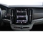 Volvo V90 B4 197PK Inscription | Panoramisch Schuif-/Kanteldak | Adaptive Cruise & Pilot Assist | 360 Camera | Keyless Entry | Elektrisch verstelbare voorstoelen met geheugen en massagefunctie | Stoel & Stuurverwarming |