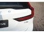 Volvo V90 2.0 T8 Plug-in hybrid AWD Ultra Dark | Panorama Dak | Elek. Stoelen + Geheugen | Adaptieve Cruise + Pilot Assist | 360 Camera | Harman/Kardon | 455PK | Stoel & Stuurverwarming | Keyless Entry