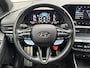 Hyundai i20 N 1.6 T-GDI 204PK N-Performance Handgeschakeld / Fabrieksgarantie tot 08-2027 / Dealer onderhouden / Bose / Navigatie / 18" LMV / Stuur- en stoelverwarming / Sperdifferentieel / Apple Carplay Android Auto /