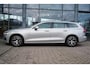 Volvo V60 2.0 B3 Core | Stoel & Stuurverwarming | Adaptieve Cruise + Pilot Assist | Google | Keyless Start | Automaat | Parkeer Camera + Sensoren | LED | Keyless Entry | Elek. Achterklep | Lendensteun Elektrisch