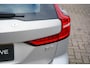 Volvo V60 2.0 B3 Core | Stoel & Stuurverwarming | Adaptieve Cruise + Pilot Assist | Google | Keyless Start | Automaat | Parkeer Camera + Sensoren | LED | Keyless Entry | Elek. Achterklep | Lendensteun Elektrisch