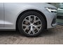 Volvo V60 2.0 B3 Core | Stoel & Stuurverwarming | Adaptieve Cruise + Pilot Assist | Google | Keyless Start | Automaat | Parkeer Camera + Sensoren | LED | Keyless Entry | Elek. Achterklep | Lendensteun Elektrisch