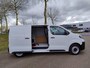 Opel Vivaro-e Electric L2 75 kWh 136pk | NAVI | Multimedia | Apple Carplay | Android Auto | Achteruitrijcamera | Parkeersensoren achter | Digitale cockpit | Stuurwielbediening | Tussenwand comfort met raam | Bestuurdersstoel comfort | Armsteun | Bank voorpassagiers | e-PTO 400 | Reservewiel