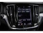 Volvo V60 2.0 B3 Momentum Advantage | Stoel- en stuurverwarming | Achteruitrijcamera | Parkeersensoren voor + achter | 17" velgen | Navigatie | Apple Carplay / Android Auto | LED koplampen |