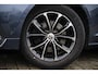 Volvo V60 2.0 B3 Momentum Advantage | Stoel- en stuurverwarming | Achteruitrijcamera | Parkeersensoren voor + achter | 17" velgen | Navigatie | Apple Carplay / Android Auto | LED koplampen |