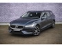 Volvo V60 2.0 B3 Momentum Advantage | Stoel- en stuurverwarming | Achteruitrijcamera | Parkeersensoren voor + achter | 17" velgen | Navigatie | Apple Carplay / Android Auto | LED koplampen |