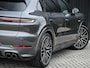 Porsche Cayenne 3.0 E-HYBRID · Luchtvering · Trekhaak · Ambiance interieur · Soft close · Bose Sound · Keyless entree · 360 Camera · Adaptieve sportstoel 18-voudig · Sport Pakket · 22 Inch turbo design wheels