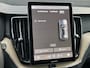 Volvo XC60 2.0 T6 Plug-in hybrid AWD Ultra Dark Display Gen. 2 / Panorama dak / Head-up display / Harman Kardon audio / Adaptieve Cruise control / Nordico bekleding / Stoel- en stuurverw./ elektr. stoelverst. / Full LED kopl. / Lederlook dashboard