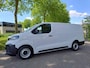 Peugeot e-Expert L2 75 kWh 136pk | 8 jaar garantie | NAVI | Multimedia | Apple Carplay | Android Auto | Achteruitrijcamera | Parkeersensoren voor en achter | Digitale cockpit | Stuurwielbediening | Tussenwand comfort met raam | Bestuurdersstoel comfort | Bank voorpassagiers | Reservewiel