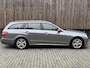 Mercedes-Benz E-klasse Estate 200 CGI Avantgarde Automaat | Unieke kilometerstand 86.190 NAP! | Half/leer | Bi-Xenon verlichting | Climate & cruise control Tempomat | Elektrisch bedienbare achterklep | Parkeersensoren voor en achter