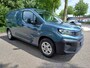 Peugeot e-Partner L2 50 kWh 136pk | 8 jaar garantie | 3-zits | Adaptieve cruise control | Climate control | Multimedia | NAVI | Apple Carplay | Android Auto | Surround View | Achteruitrijcamera | Parkeersensoren rondom | Dode hoek detectie | Lederen stuurwiel | 16 inch lichtmetalen velgen | Houten laadruimte afwerking | Trekhaak voorbereiding | Reservewiel