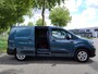 Peugeot e-Partner L2 50 kWh 136pk | 8 jaar garantie | 3-zits | Adaptieve cruise control | Climate control | Multimedia | NAVI | Apple Carplay | Android Auto | Surround View | Achteruitrijcamera | Parkeersensoren rondom | Dode hoek detectie | Lederen stuurwiel | 16 inch lichtmetalen velgen | Houten laadruimte afwerking | Trekhaak voorbereiding | Reservewiel