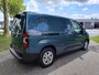 Peugeot e-Partner L2 50 kWh 136pk | 8 jaar garantie | 3-zits | Adaptieve cruise control | Climate control | Multimedia | NAVI | Apple Carplay | Android Auto | Surround View | Achteruitrijcamera | Parkeersensoren rondom | Dode hoek detectie | Lederen stuurwiel | 16 inch lichtmetalen velgen | Houten laadruimte afwerking | Trekhaak voorbereiding | Reservewiel