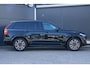 Volvo XC90 T8 Automaat AWD Ultimate Dark | Verwarmbare Voorstoelen | |Verwarmbaar stuurwiel | Verwarmbare achterbank Z Premium audio by Harman Kardon | Luchtvering | Rondom zicht Camera | Panoramadak | Trekhaak | 20 inch Lichtmetalen velgen