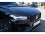 Volvo XC90 T8 Automaat AWD Ultimate Dark | Verwarmbare Voorstoelen | |Verwarmbaar stuurwiel | Verwarmbare achterbank Z Premium audio by Harman Kardon | Luchtvering | Rondom zicht Camera | Panoramadak | Trekhaak | 20 inch Lichtmetalen velgen