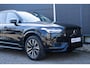 Volvo XC90 T8 Automaat AWD Ultimate Dark | Verwarmbare Voorstoelen | |Verwarmbaar stuurwiel | Verwarmbare achterbank Z Premium audio by Harman Kardon | Luchtvering | Rondom zicht Camera | Panoramadak | Trekhaak | 20 inch Lichtmetalen velgen